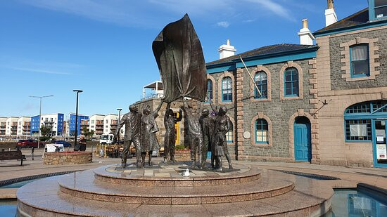 Liberation Sculpture-St. Helier必去景点