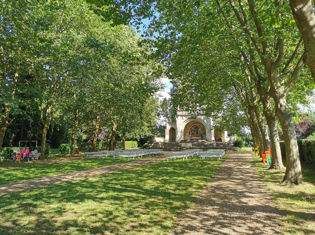 Eglise Notre Dame de Behuard景点图片