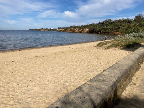 Mentone beach景点图片
