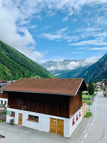 Tirolerhof - Frühstückspension & Appartmenthaus主图