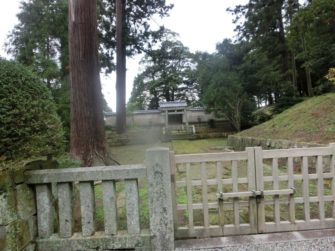 Gotoba-Emperor Cremain Mound景点图片