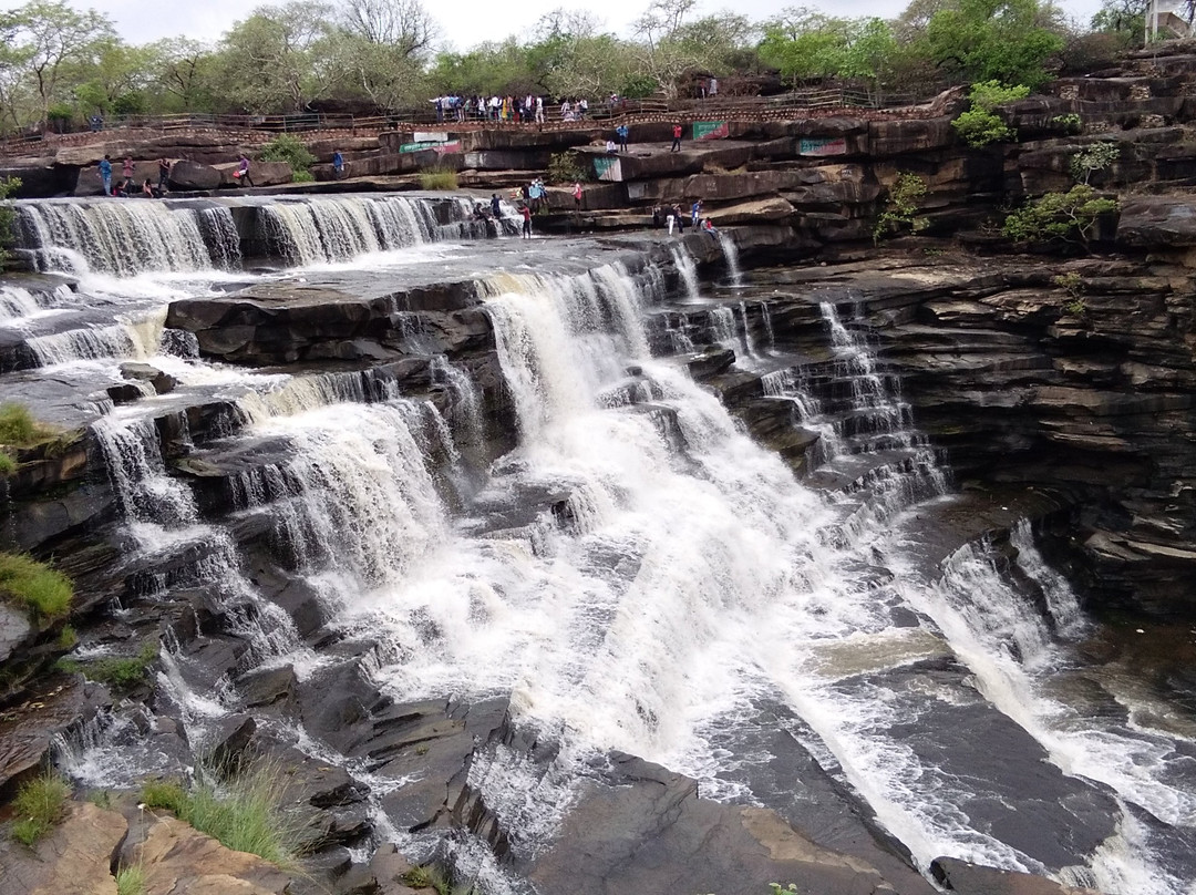 Devdari Falls景点图片