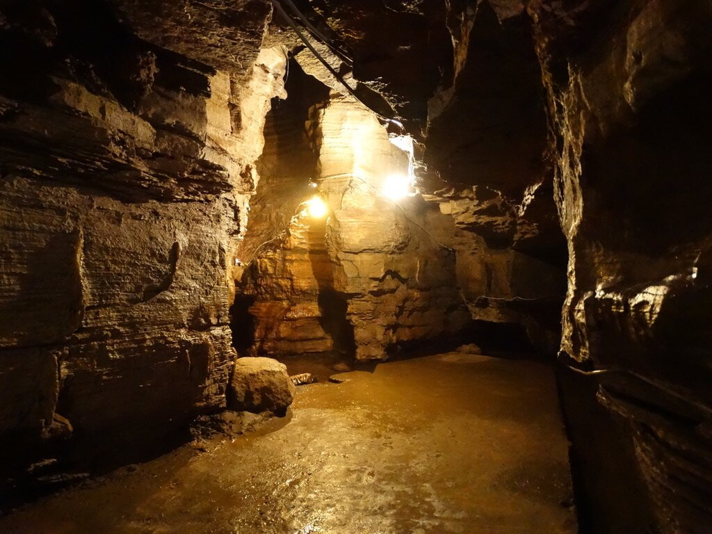 Secret Caverns-Howes Cave必去景点