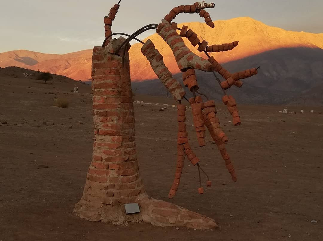 Parque Escultorico Cementerio de Carretas-Putaendo必去景点