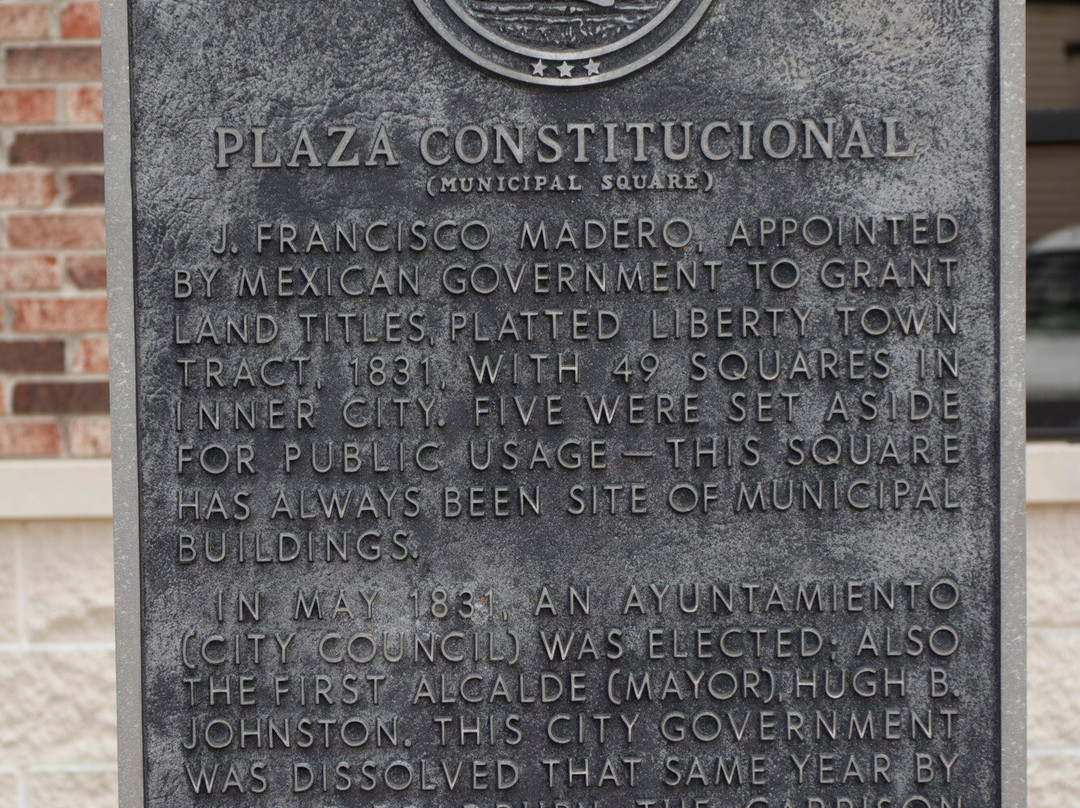 Plaza Constitutional (municipal Square)景点图片
