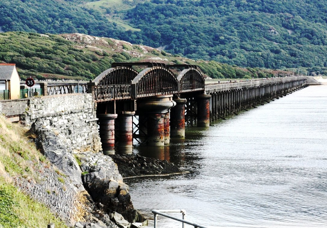 Barmouth Bridge景点图片