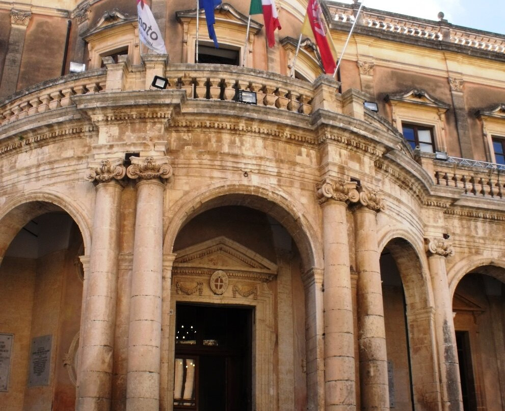 Ducezio Palace景点图片