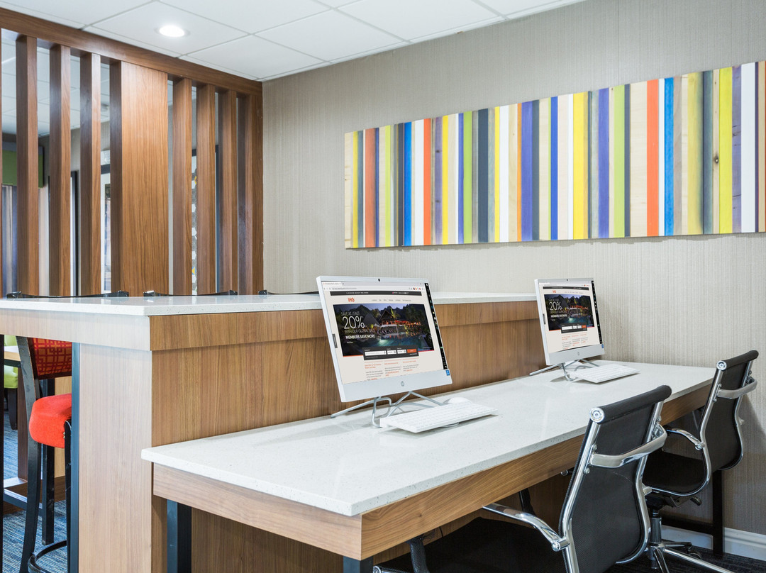 普利茅斯智选假日酒店主图