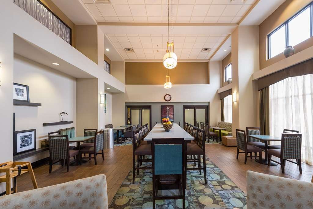 Hampton Inn & Suites Jamestown主图