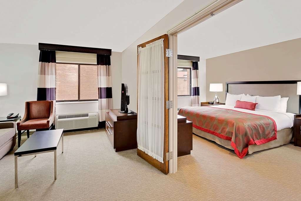 Ramada by Wyndham Marquette主图