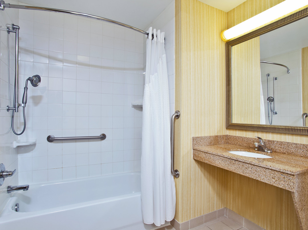 智选假日套房酒店安德森主图