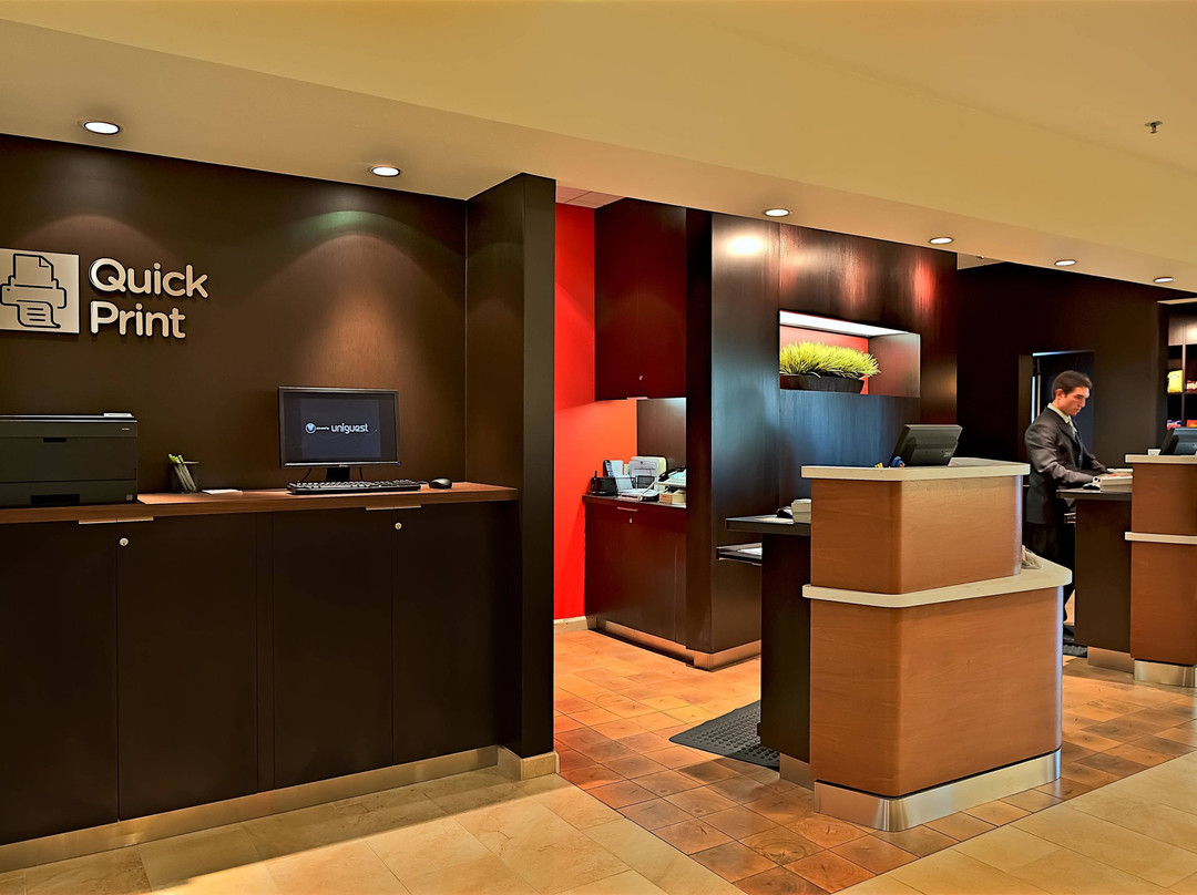 瓦卡维尔万怡酒店主图