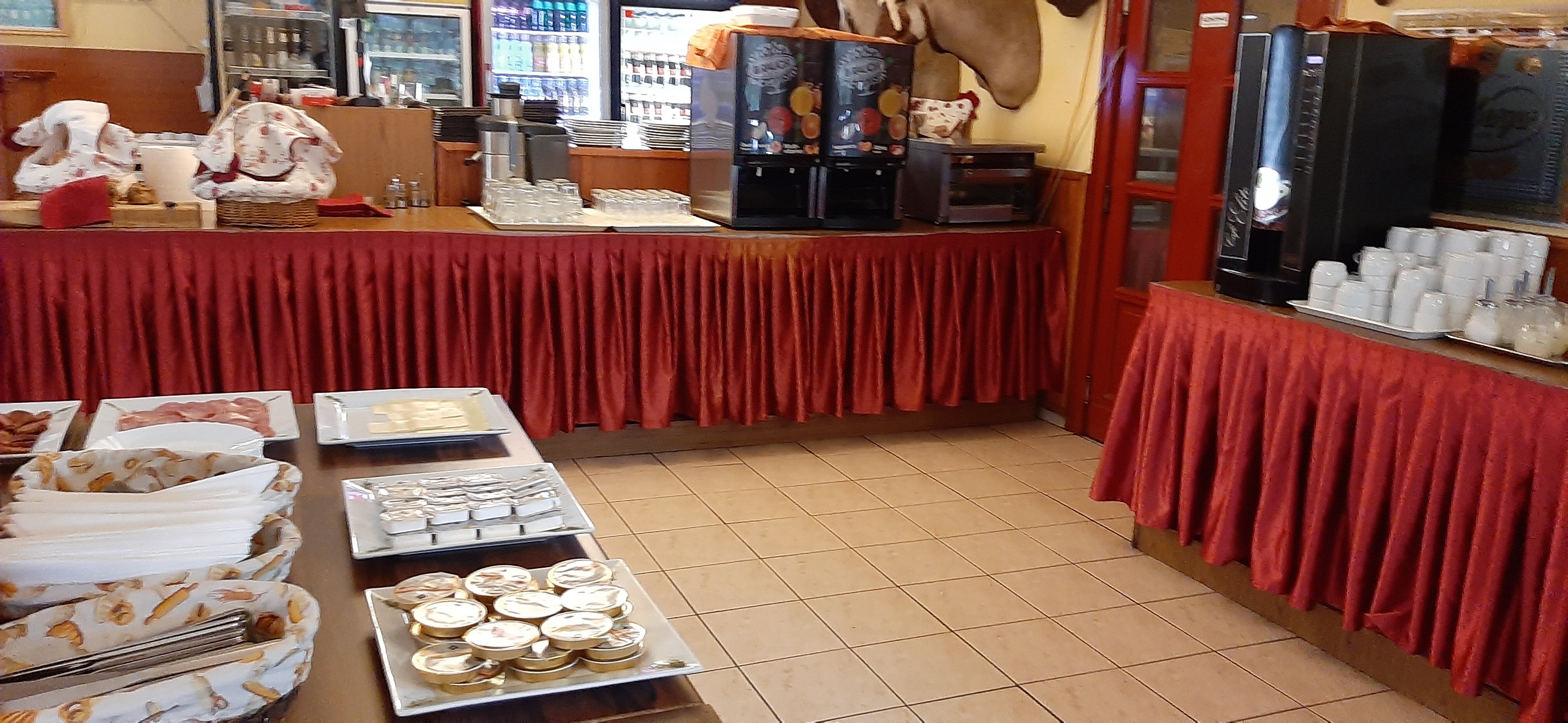 Fuzfa Hotel es Pihenopark-餐饮