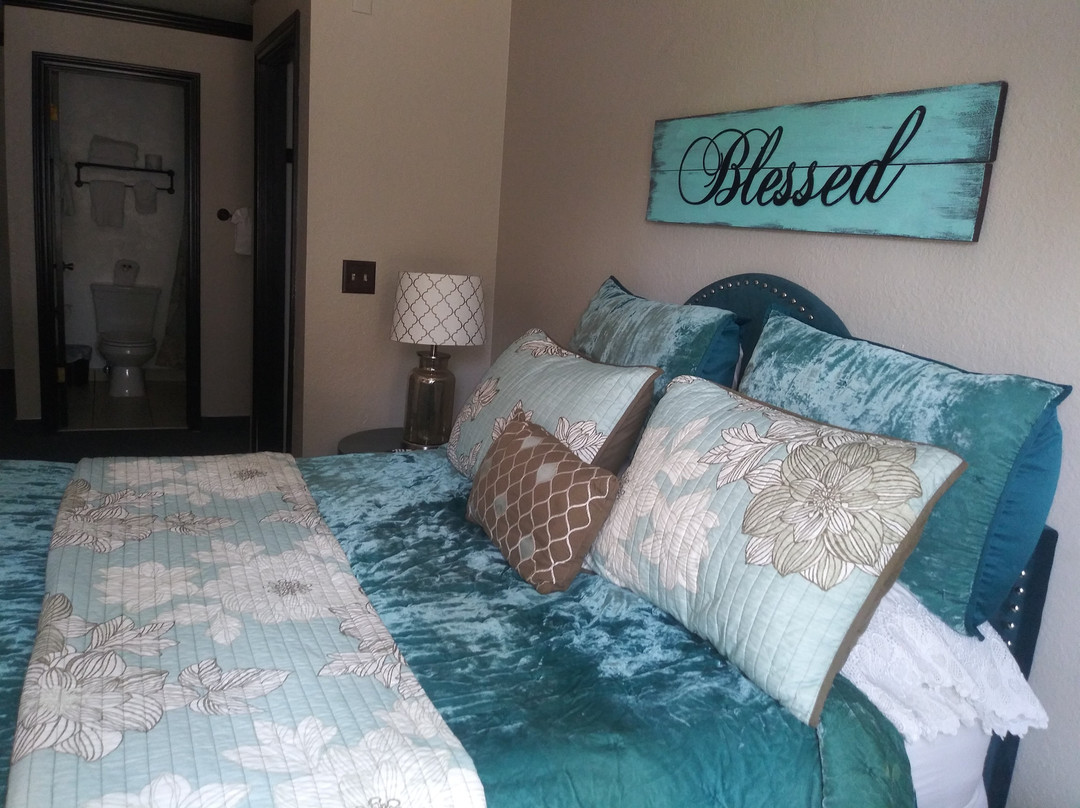 The North Shore Inn主图