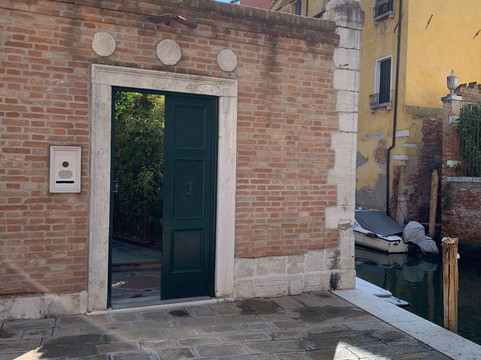 Oltre Il Giardino主图