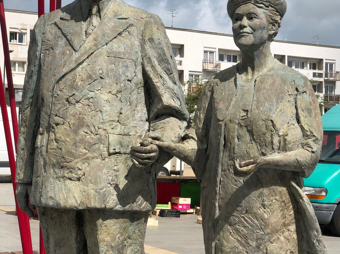 Monument Yvonne et Charles De Gaulle-加莱必去景点