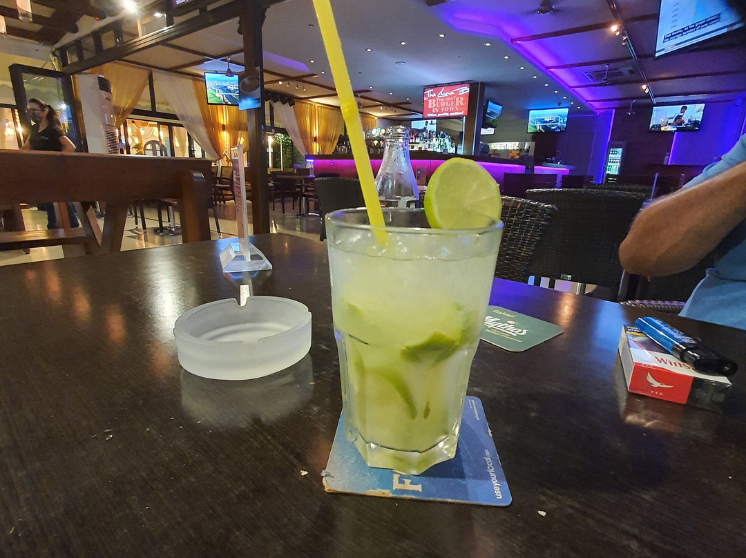 The Luna Bar-罗德城必去景点
