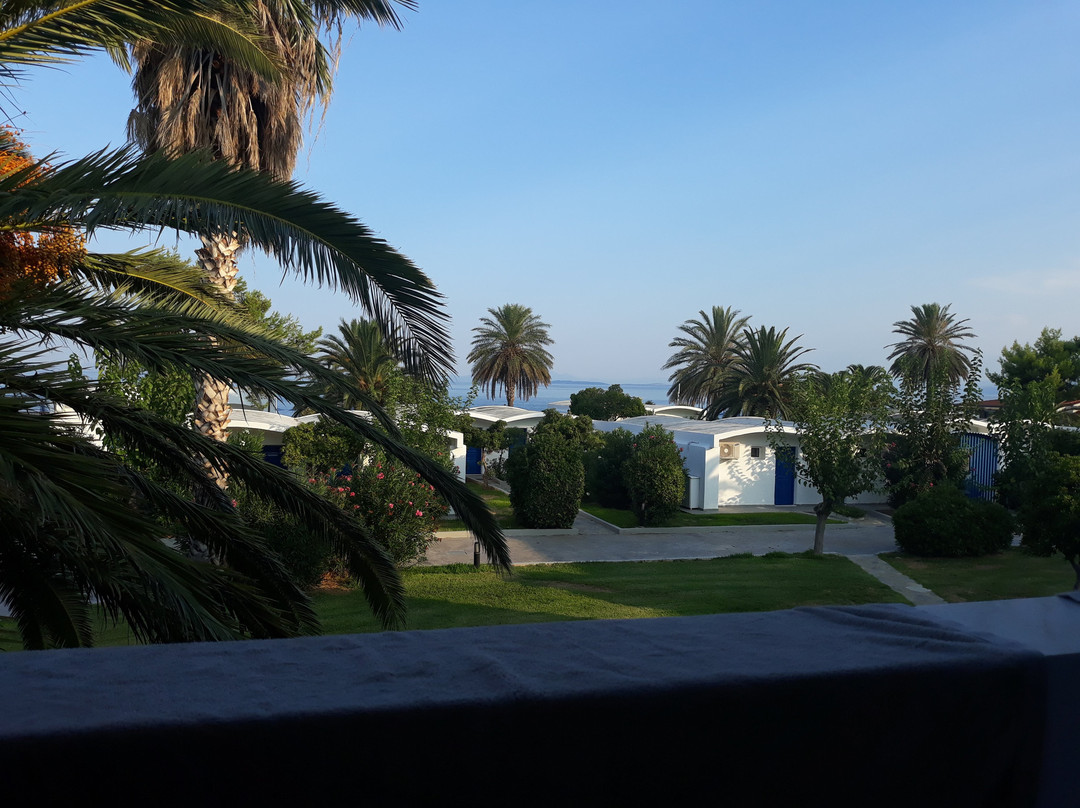 Kinetta Beach Hotel主图