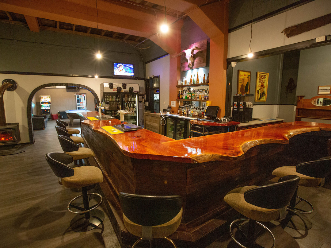 The Bucking Bull Hotel主图