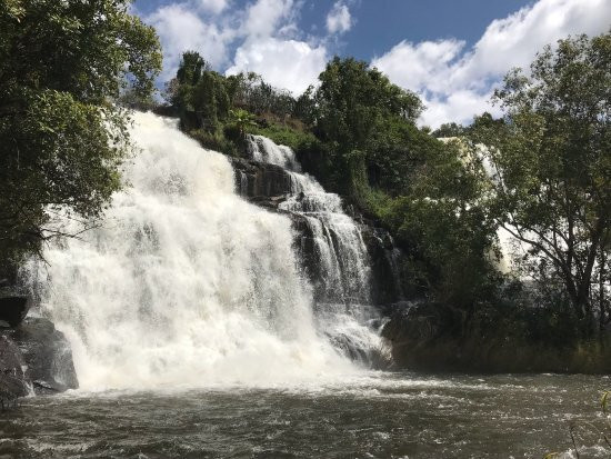 Aruu Falls Camspite景点图片