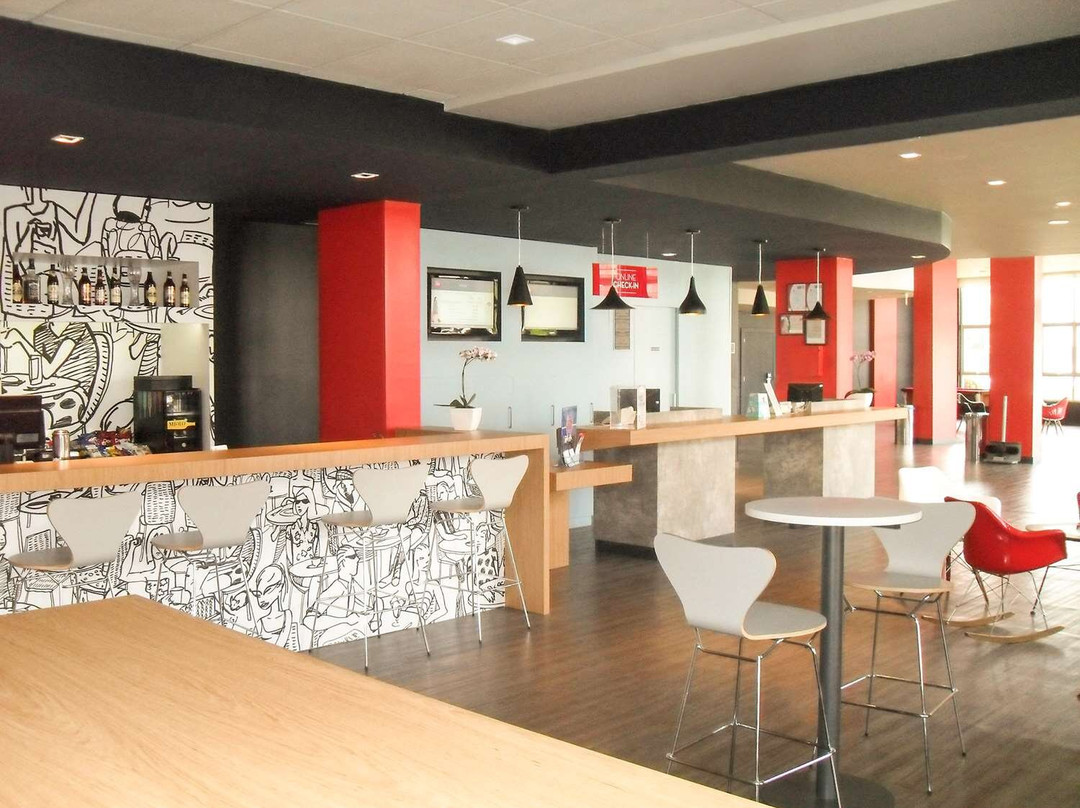 宜必思南卡希亚斯酒店主图