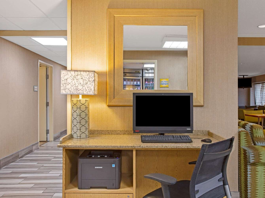 La Quinta Inn By Wyndham Auburn Worcester主图