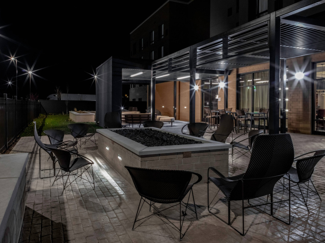 Courtyard by Marriott East Lansing Okemos主图