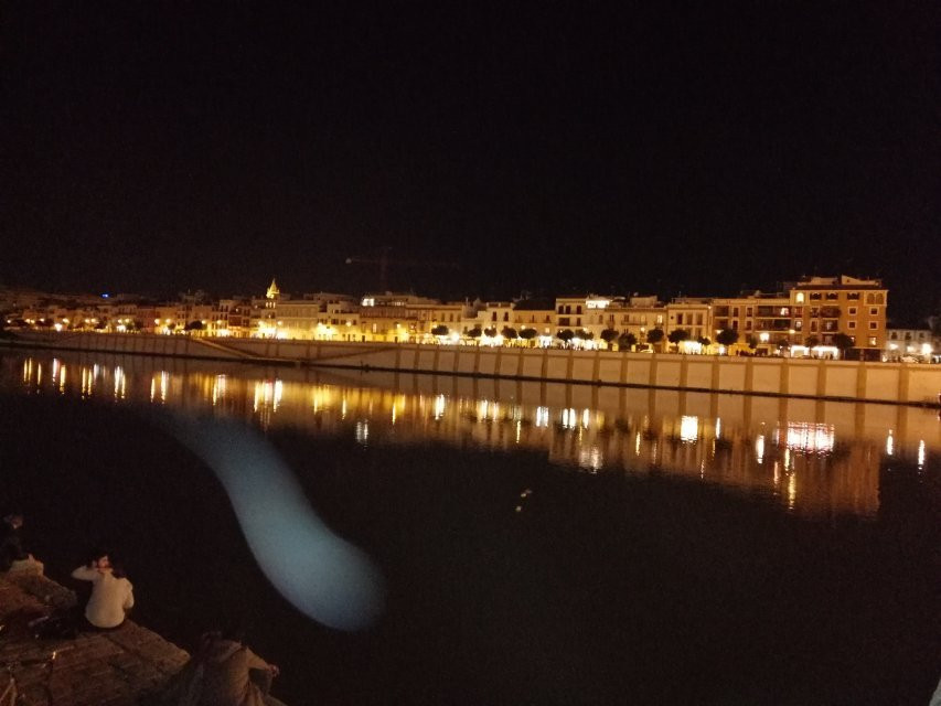 Hotel Triana Montalvan主图