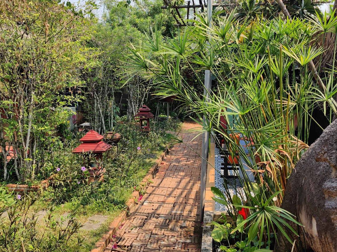 Artist's Place Trat主图