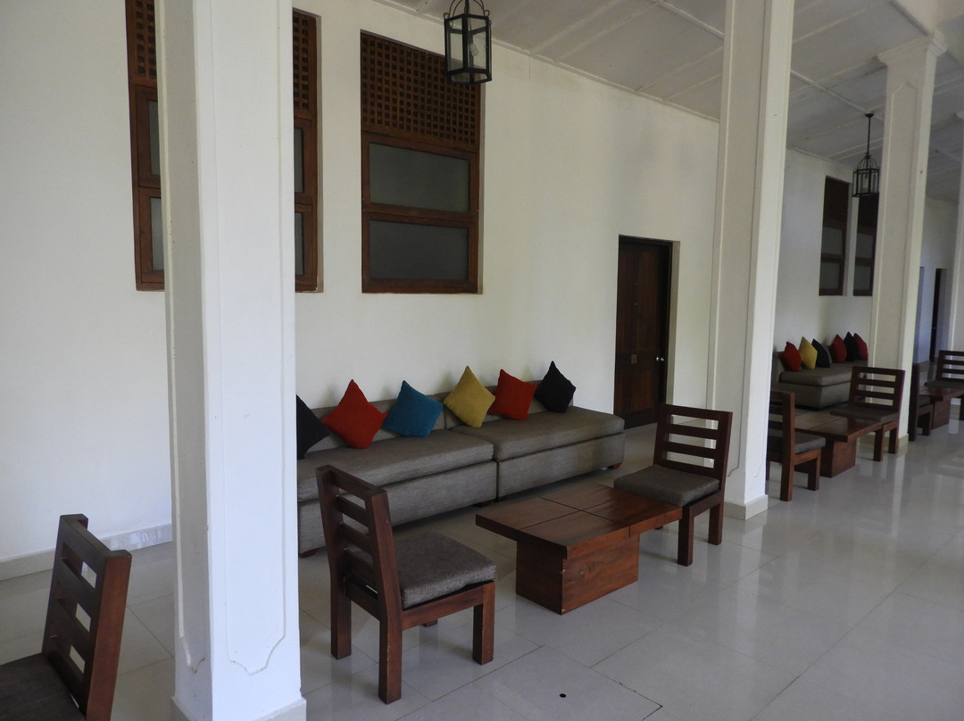 努瓦拉威娃湖边酒店主图