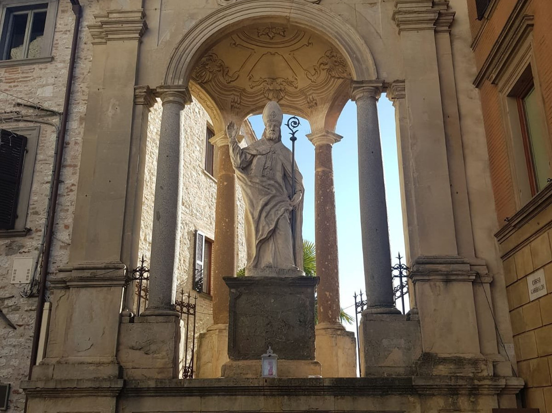 Museo Torre di Porta Romana-古比奥必去景点