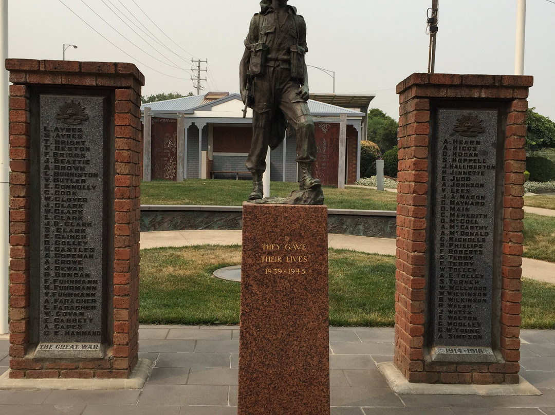 Drouin War Memorial-Drouin必去景点