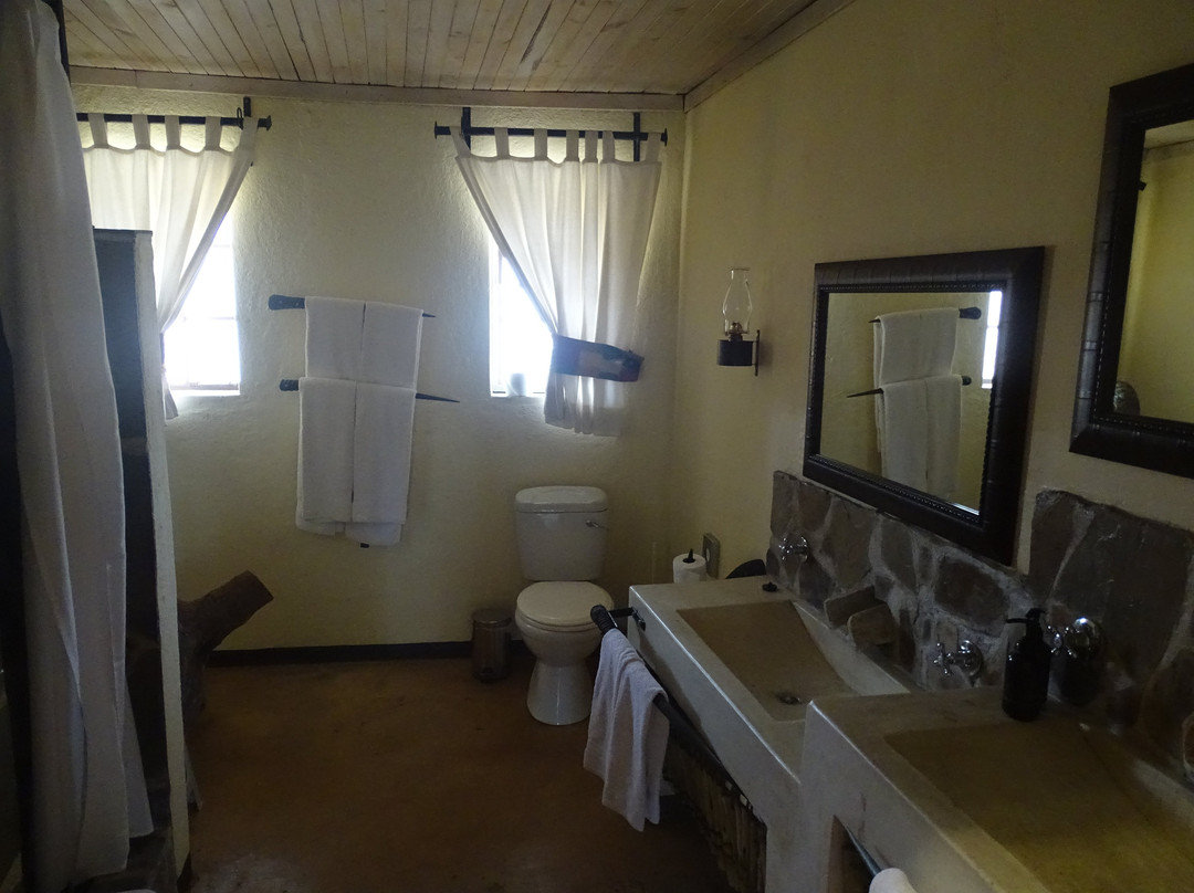 坎巴古野外小屋主图