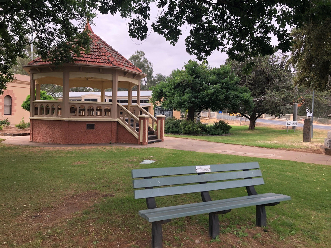 Elliott Gardens-Charlton必去景点