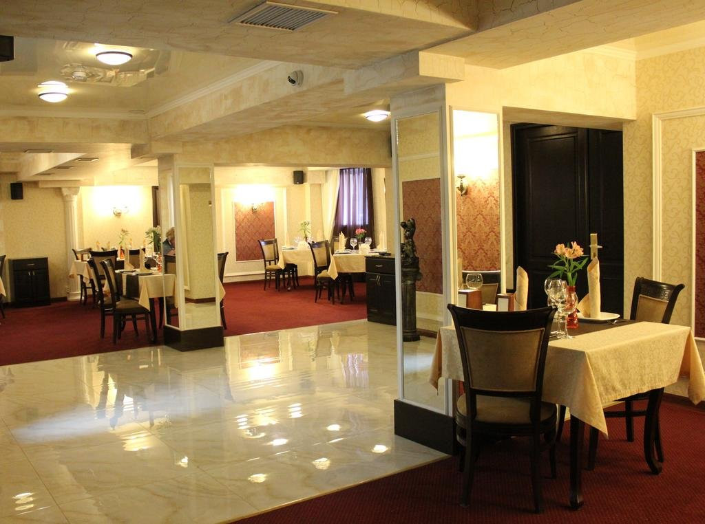 Le Bristol Hotel主图