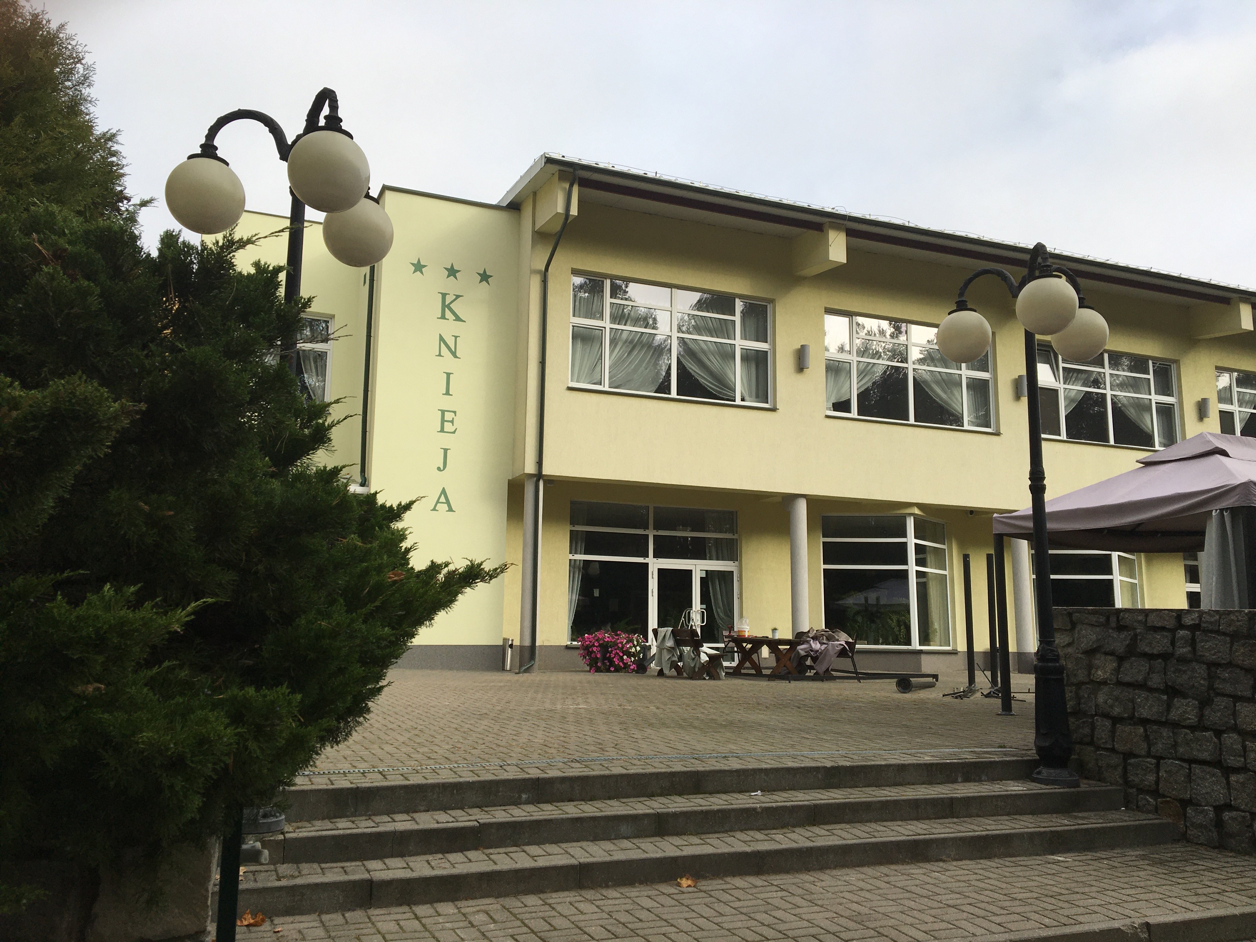 Hotel Knieja-官方
