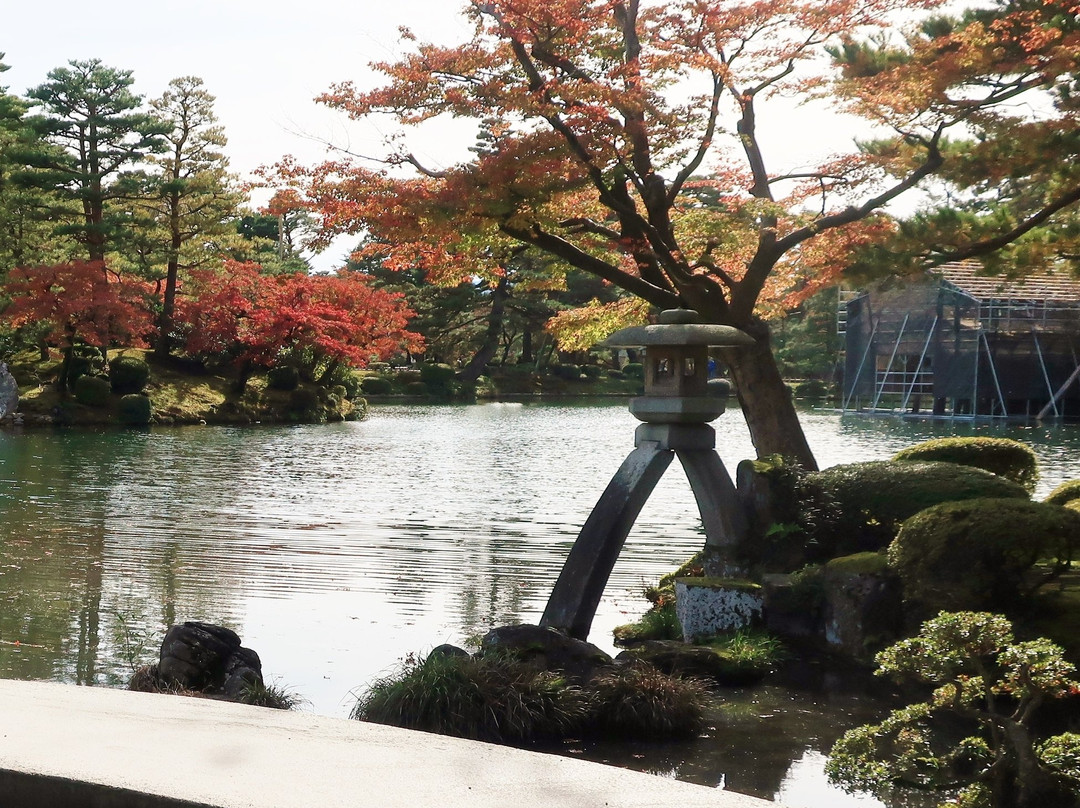 Kenrokuen Kotojitoro-金泽市必去景点