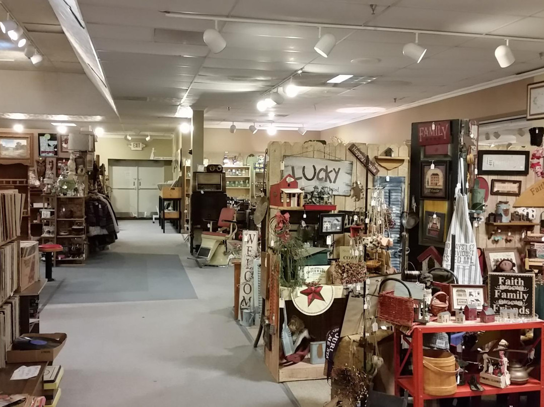 Centralia旅游景点-Veranda Antique Mall