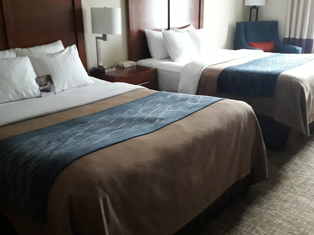 凯富套房酒店主图