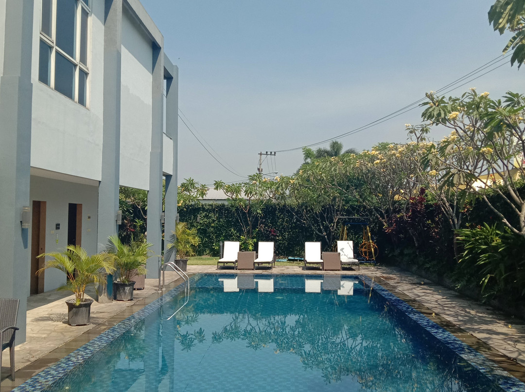 索拉斯玛琅酒店主图