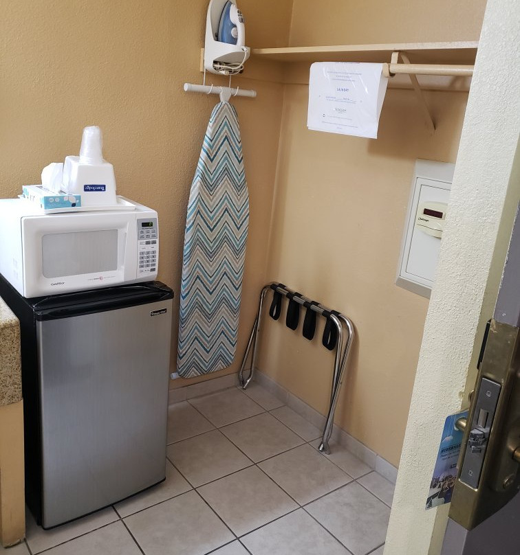 旅游洛吉酒店主图