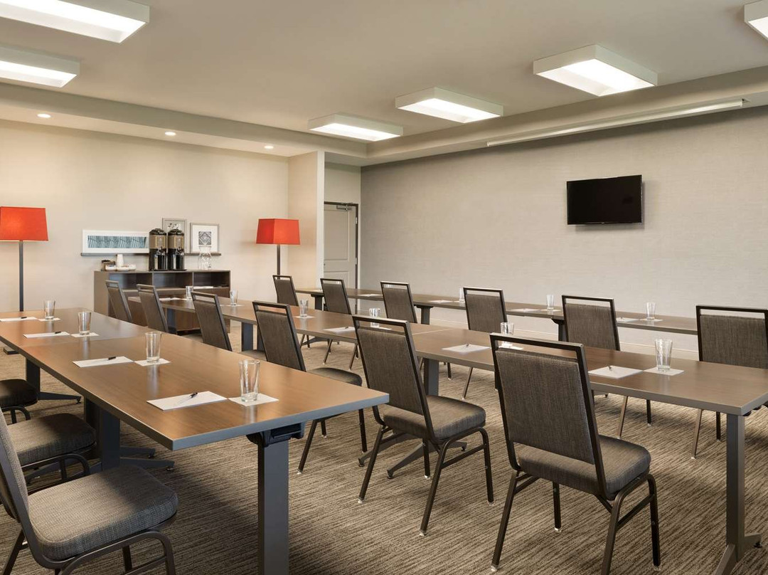 丽笙爱荷华州印地安诺拉乡村套房酒店主图