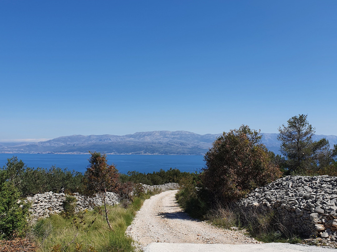 Levanat Sutivan Brač Central Dalmatia Croatia Bike tracks景点图片