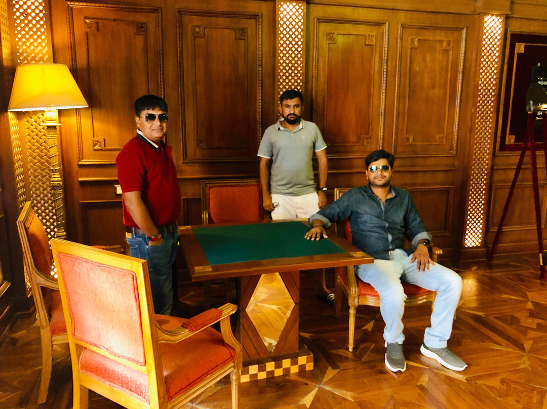 苏尔亚加酒店主图