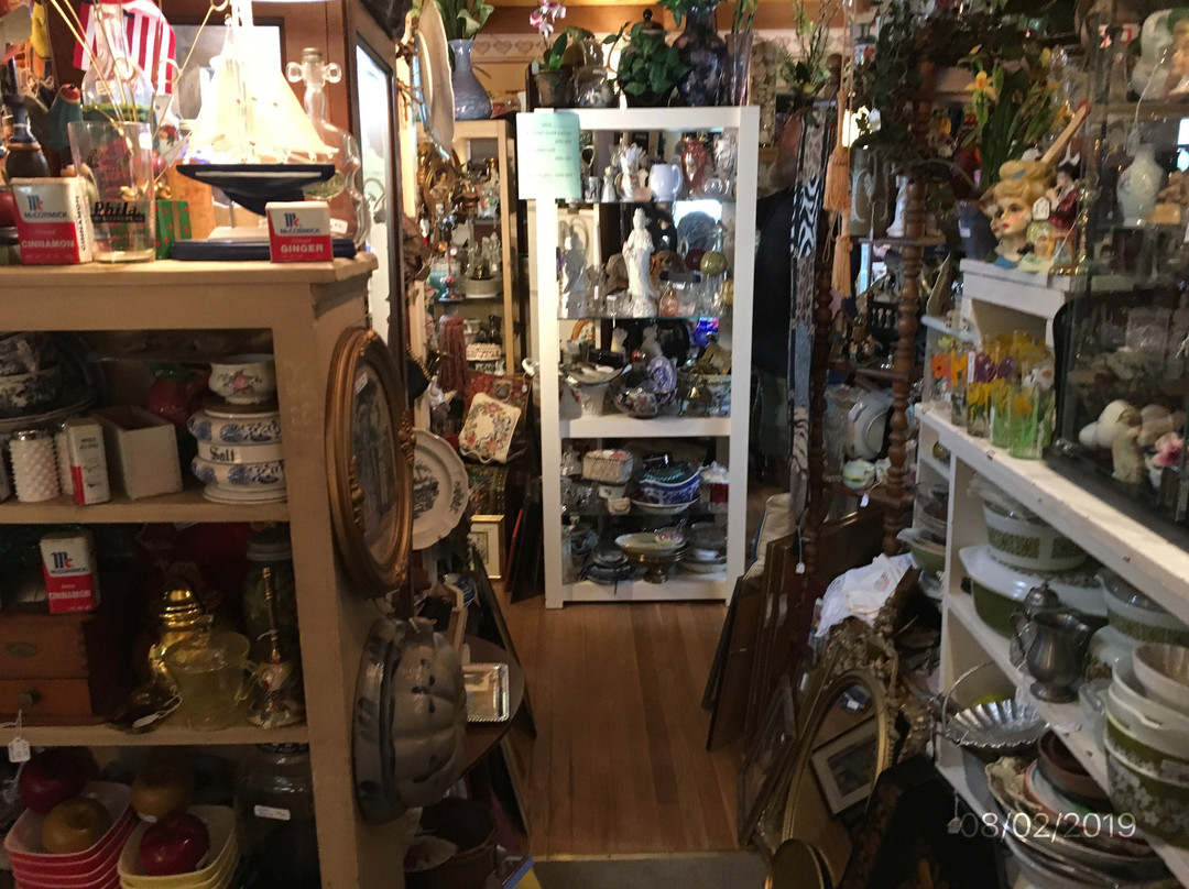 Antiques and Neat Stuff at Frienship Cotahe景点图片
