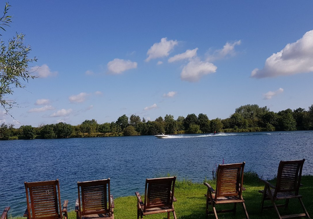 4 Lakes Waterski School-斯温顿必去景点