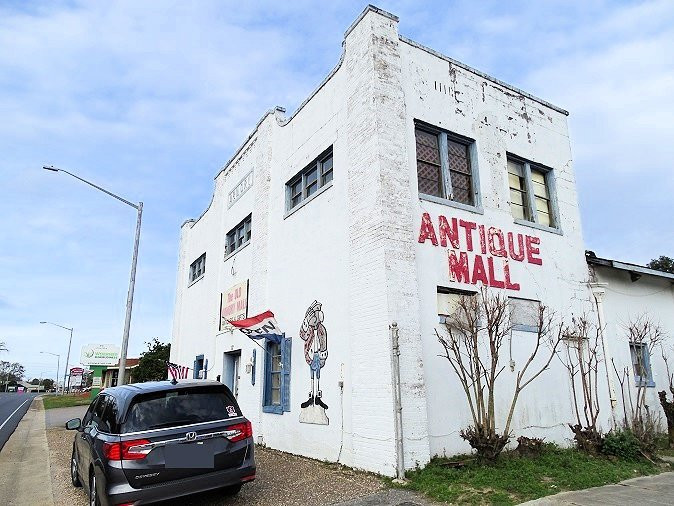 The Old Armory Mall-弗利必去景点