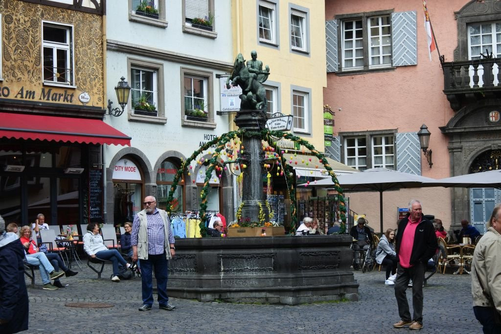 Martinsbrunnen-科赫姆必去景点