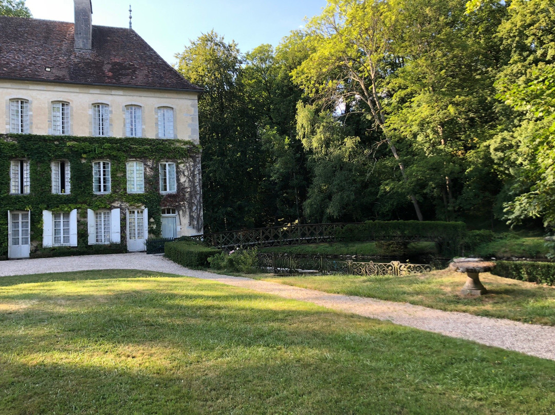Abbaye de Saint Pierre de Bèze-Beze必去景点