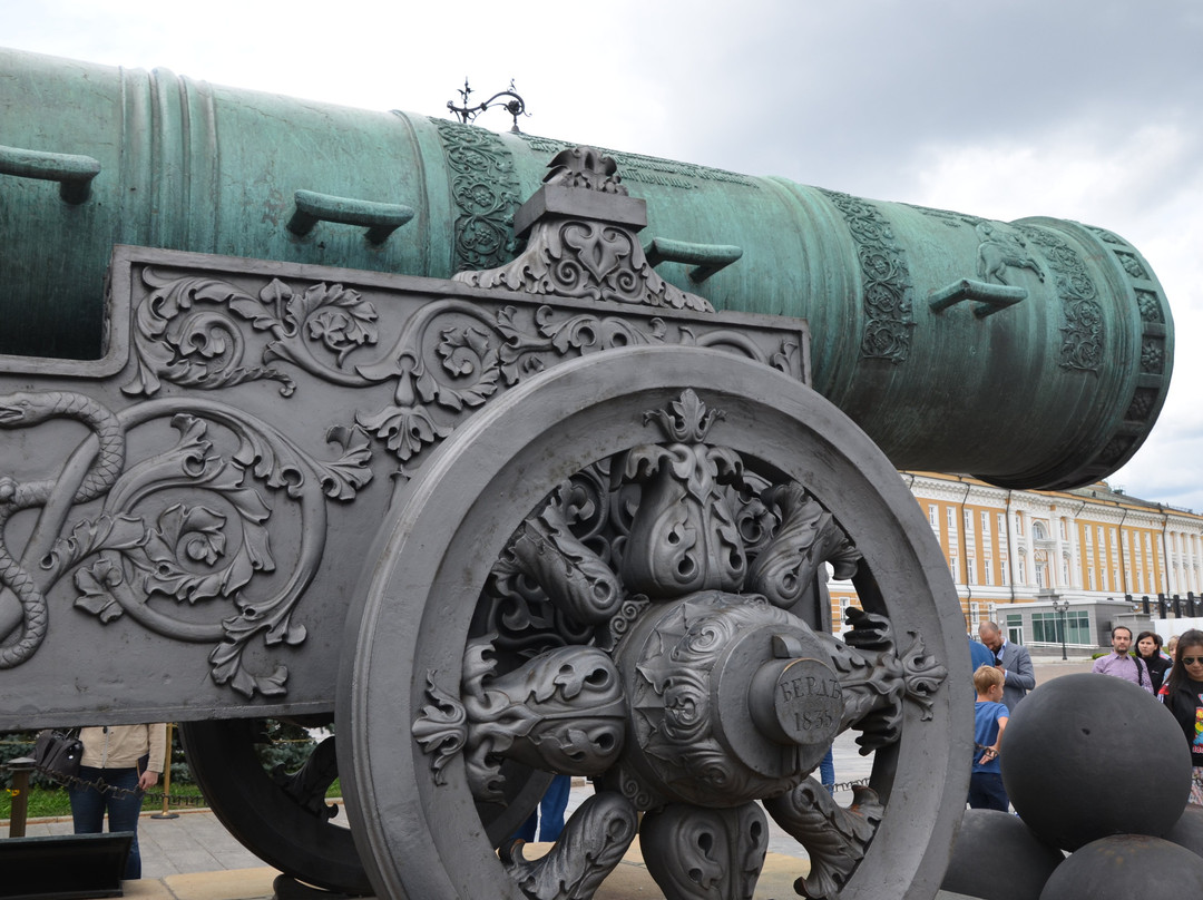 Tsar Bell and Tsar Cannon景点图片